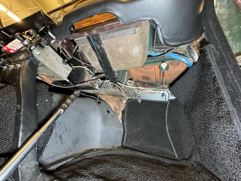 Triumph-Tr4-1964-British-Racing-Green-Black-49