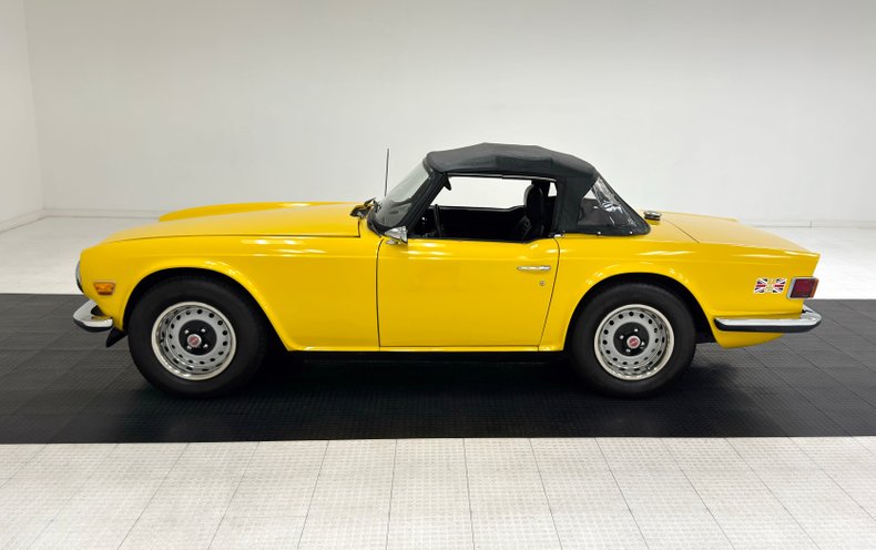 Triumph-Tr6-1972-Jasmine-Yellow-Black-1