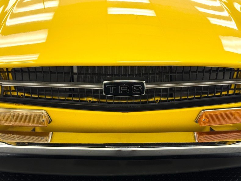 Triumph-Tr6-1972-Jasmine-Yellow-Black-14