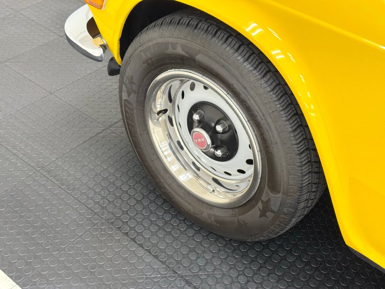 Triumph-Tr6-1972-Jasmine-Yellow-Black-16