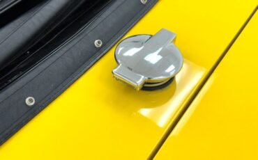 Triumph-Tr6-1972-Jasmine-Yellow-Black-18