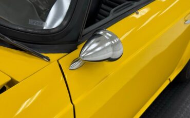 Triumph-Tr6-1972-Jasmine-Yellow-Black-2