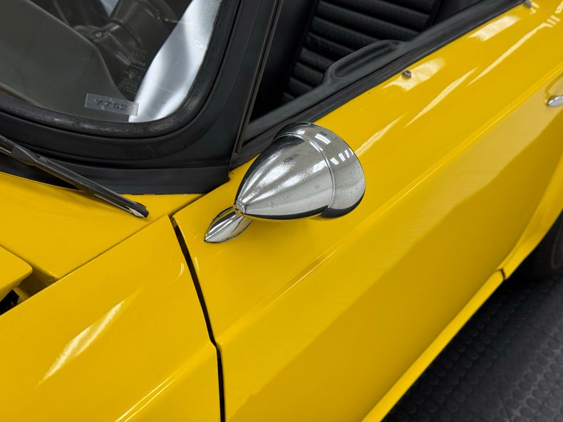 Triumph-Tr6-1972-Jasmine-Yellow-Black-2