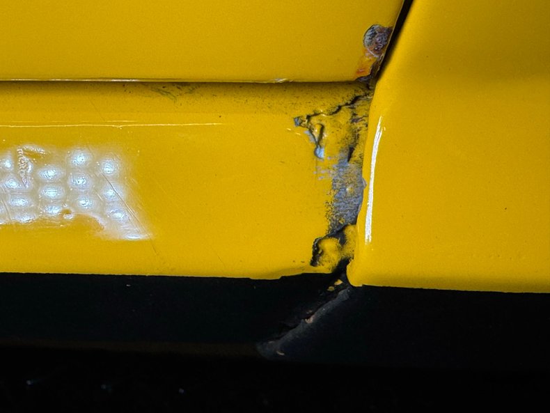 Triumph-Tr6-1972-Jasmine-Yellow-Black-21