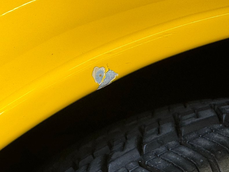 Triumph-Tr6-1972-Jasmine-Yellow-Black-22