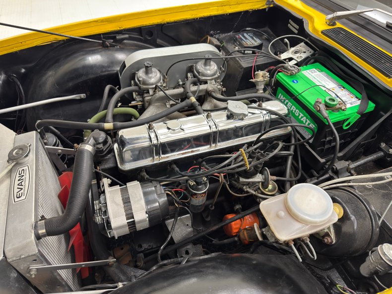 Triumph-Tr6-1972-Jasmine-Yellow-Black-27