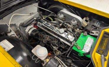 Triumph-Tr6-1972-Jasmine-Yellow-Black-28
