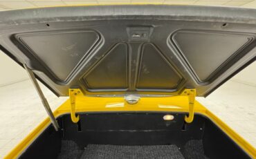 Triumph-Tr6-1972-Jasmine-Yellow-Black-29