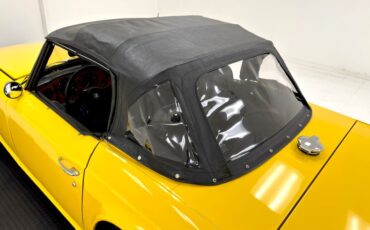 Triumph-Tr6-1972-Jasmine-Yellow-Black-3