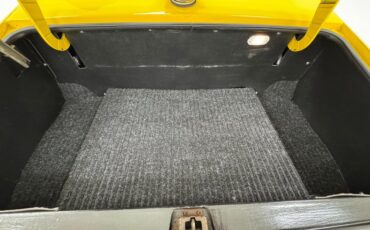 Triumph-Tr6-1972-Jasmine-Yellow-Black-31