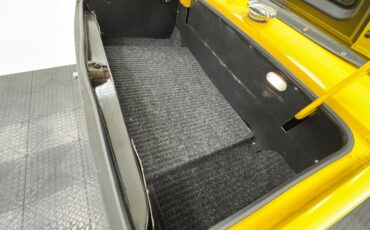 Triumph-Tr6-1972-Jasmine-Yellow-Black-32