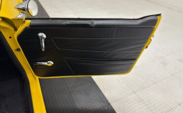 Triumph-Tr6-1972-Jasmine-Yellow-Black-34