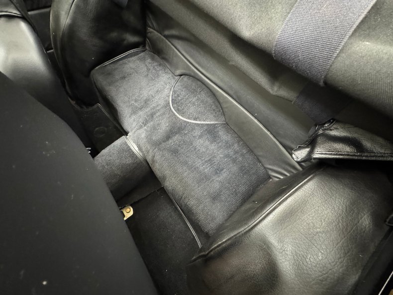 Triumph-Tr6-1972-Jasmine-Yellow-Black-37