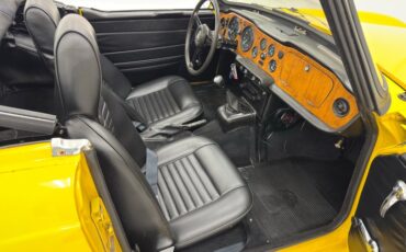Triumph-Tr6-1972-Jasmine-Yellow-Black-4