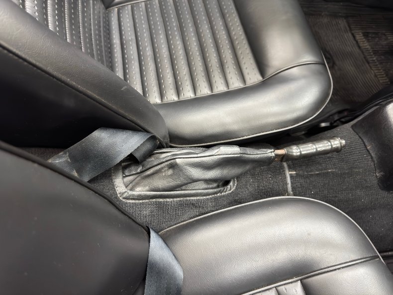 Triumph-Tr6-1972-Jasmine-Yellow-Black-45