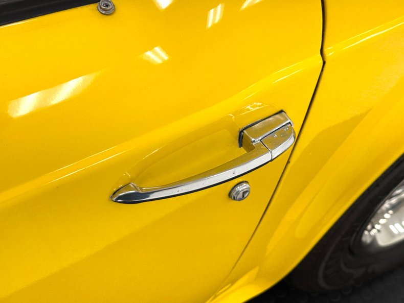 Triumph-Tr6-1972-Jasmine-Yellow-Black-47