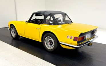 Triumph-Tr6-1972-Jasmine-Yellow-Black-7