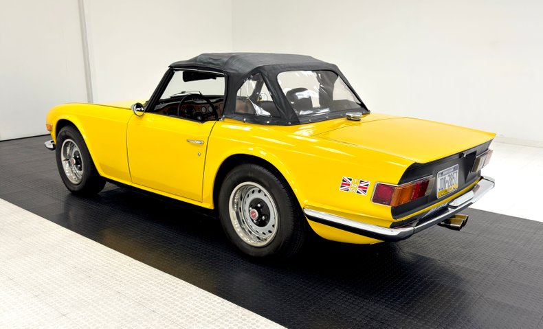 Triumph-Tr6-1972-Jasmine-Yellow-Black-7
