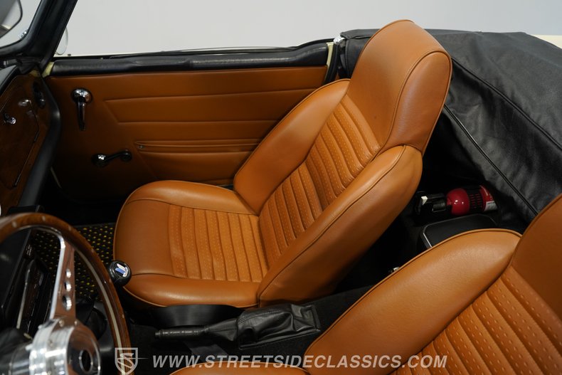 Triumph-Tr6-1972-Yellow-Brown-10