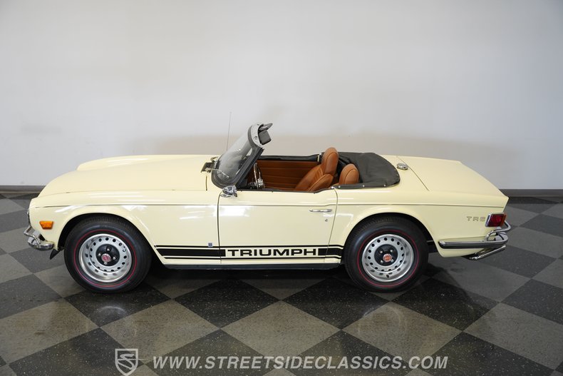 Triumph-Tr6-1972-Yellow-Brown-12