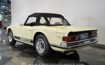 Triumph-Tr6-1972-Yellow-Brown-15