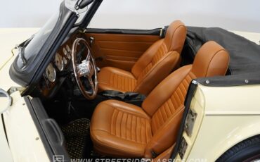 Triumph-Tr6-1972-Yellow-Brown-2