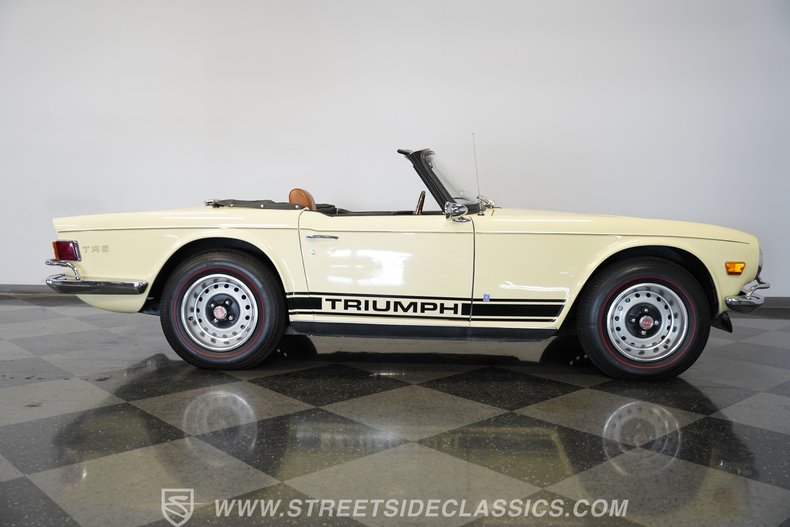 Triumph-Tr6-1972-Yellow-Brown-21