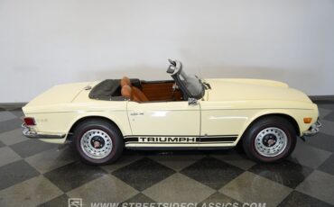 Triumph-Tr6-1972-Yellow-Brown-22
