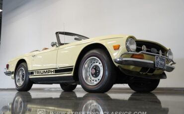 Triumph-Tr6-1972-Yellow-Brown-23