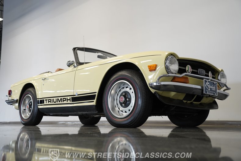Triumph-Tr6-1972-Yellow-Brown-23