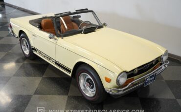 Triumph-Tr6-1972-Yellow-Brown-25