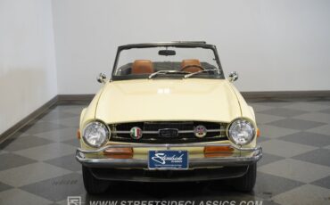 Triumph-Tr6-1972-Yellow-Brown-26