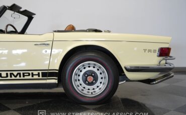 Triumph-Tr6-1972-Yellow-Brown-29