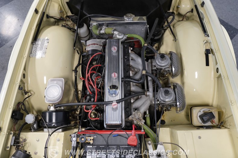 Triumph-Tr6-1972-Yellow-Brown-3