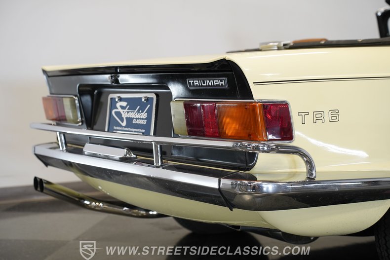 Triumph-Tr6-1972-Yellow-Brown-32