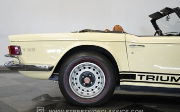 Triumph-Tr6-1972-Yellow-Brown-33
