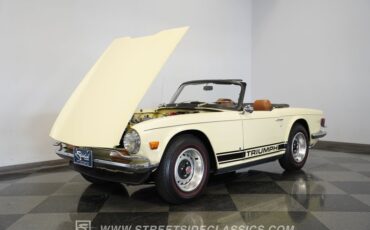 Triumph-Tr6-1972-Yellow-Brown-35