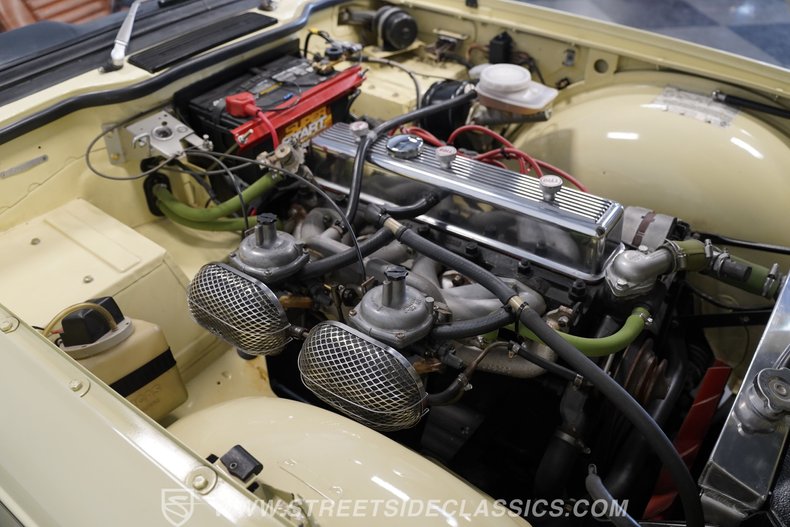 Triumph-Tr6-1972-Yellow-Brown-36