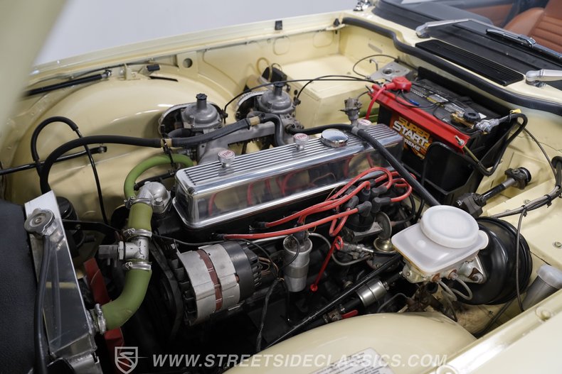 Triumph-Tr6-1972-Yellow-Brown-38