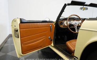 Triumph-Tr6-1972-Yellow-Brown-39