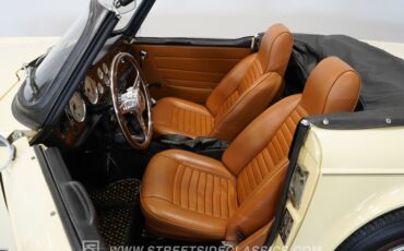 Triumph-Tr6-1972-Yellow-Brown-41