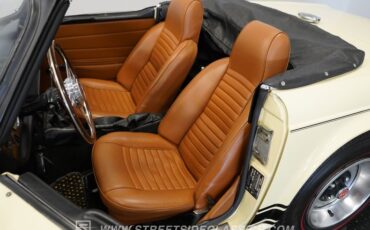 Triumph-Tr6-1972-Yellow-Brown-42