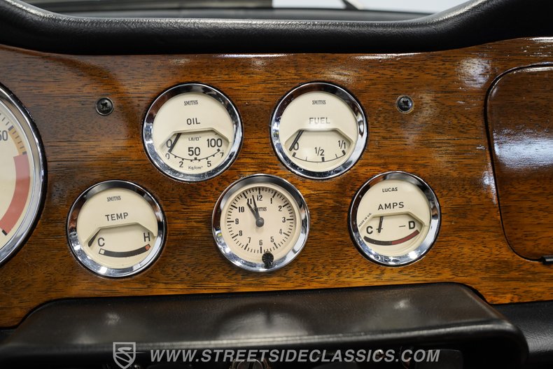 Triumph-Tr6-1972-Yellow-Brown-45