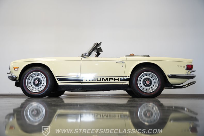 Triumph-Tr6-1972-Yellow-Brown-8