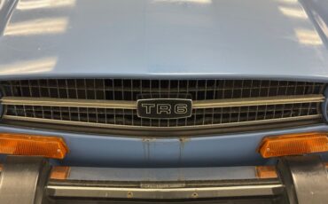 Triumph-Tr6-1974-French-Blue-Black-11