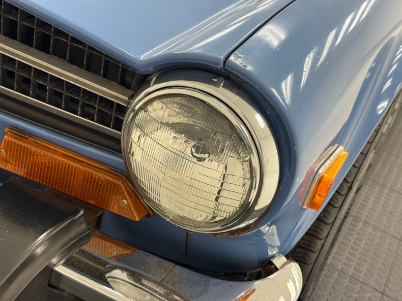 Triumph-Tr6-1974-French-Blue-Black-12