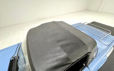 Triumph-Tr6-1974-French-Blue-Black-15