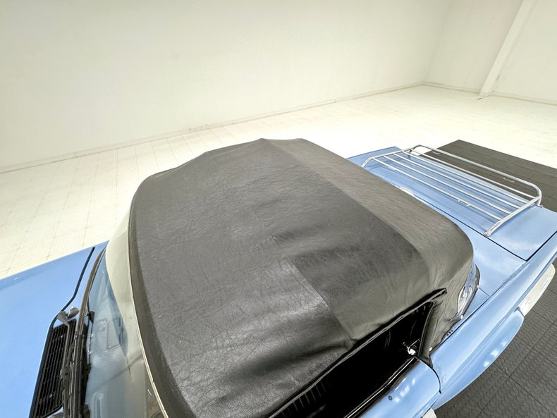 Triumph-Tr6-1974-French-Blue-Black-15