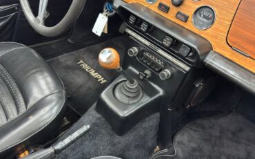 Triumph-Tr6-1974-French-Blue-Black-24