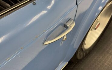 Triumph-Tr6-1974-French-Blue-Black-25